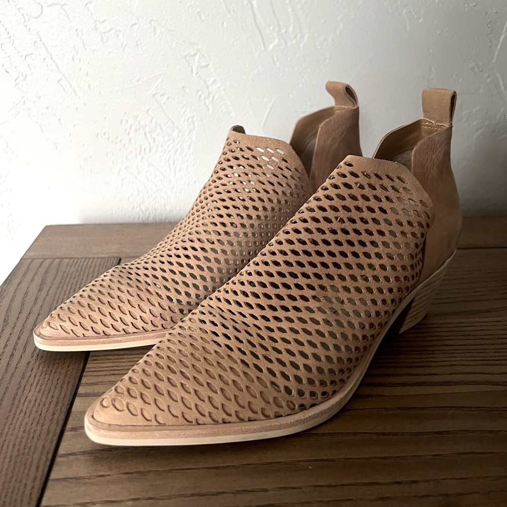 Dolce Vita Sher Western Booties